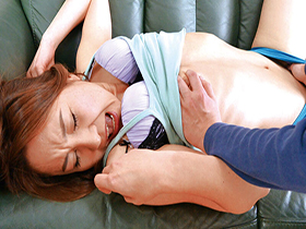 「ホ・・ホントに、一回だけよ…」ガチ嫁の母とヤレた…いけない関係4時間　サンプル画像10